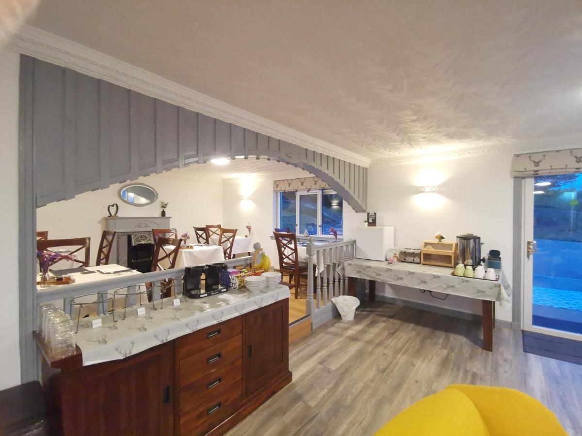 Lochbroom Lodge Уллапул Экстерьер фото