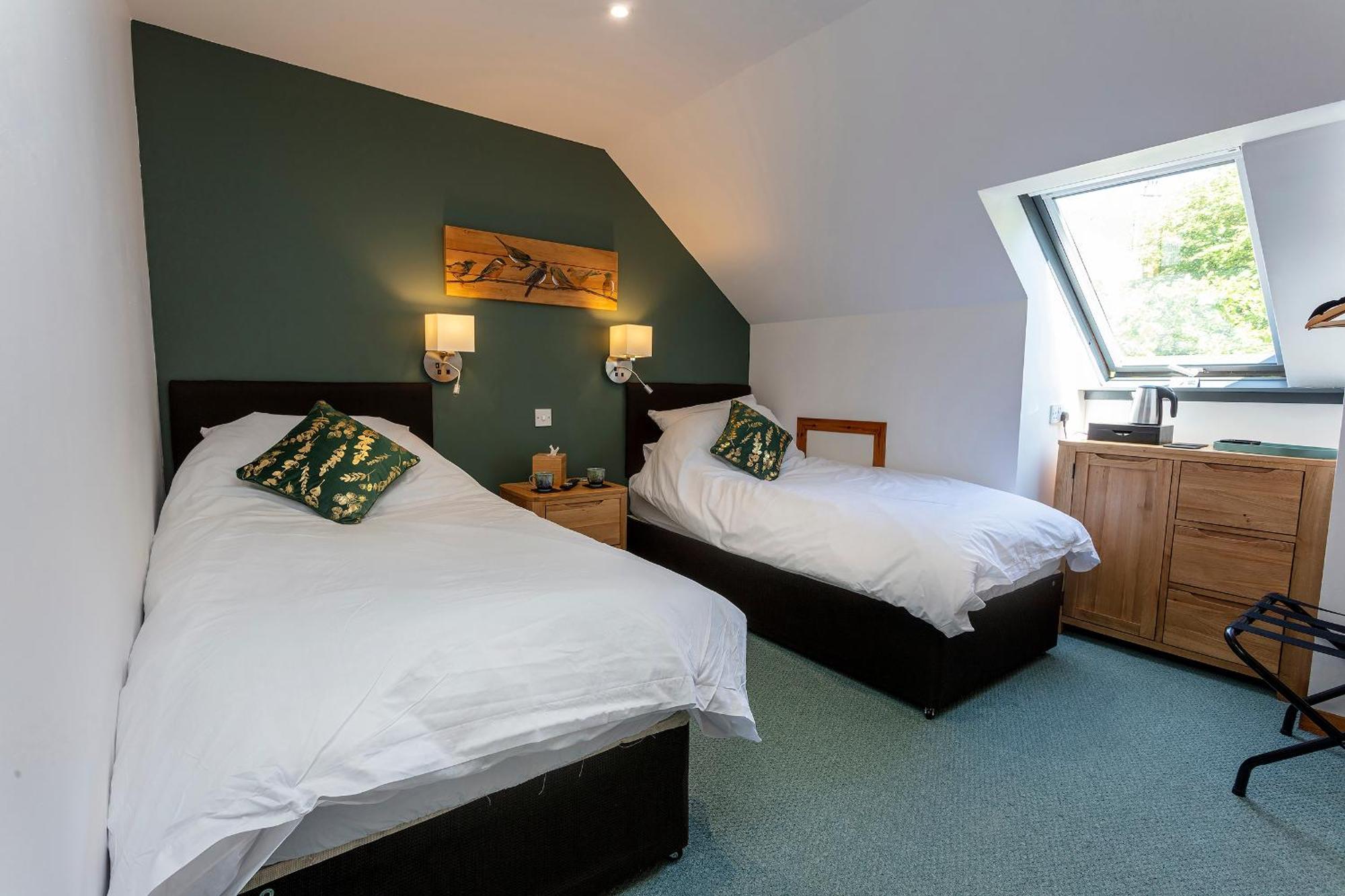 Lochbroom Lodge Уллапул Экстерьер фото